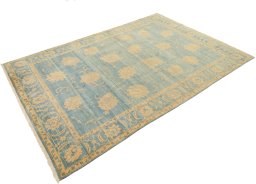 Corner detail of New Isfahan rug showing border pattern and Wool pile