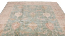 Surface texture of New Isfahan rug with natural Wool and intricate pattern