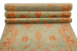 Corner detail of New Isfahan rug showing border pattern and Wool pile
