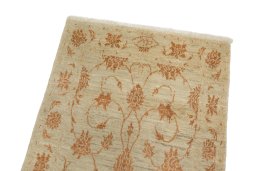 Surface texture of New Isfahan rug with natural Wool and intricate pattern