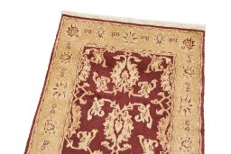 Surface texture of New Isfahan rug with natural Wool and intricate pattern