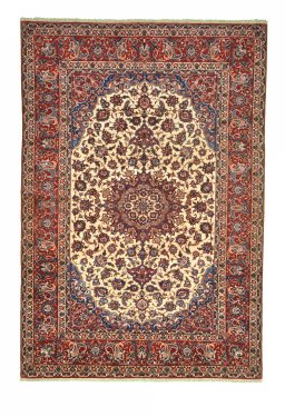 Full view of 1930s Isfahan rug from Iran / Persia, 211 × 143 cm in Beige tones