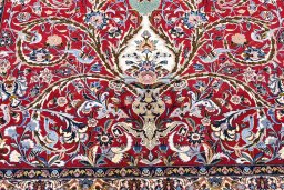 Surface texture of New Isfahan rug with natural Cork and intricate pattern