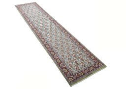 Close-up detail of New Isfahan rug from Iran / Persia showing Cork weave