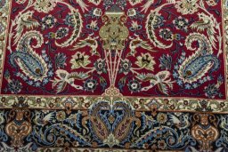 Central medallion detail of 2000s Isfahan rug from Iran / Persia