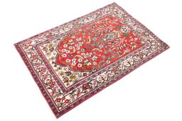 Corner detail of 1999s Isfahan rug showing border pattern and Wool pile
