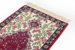 Surface texture of New Isfahan rug with natural Wool and intricate pattern