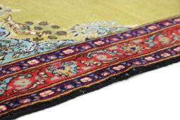 Central medallion detail of 2000s Isfahan rug from Iran / Persia