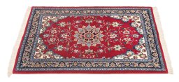Surface texture of New Isfahan rug with natural Wool and intricate pattern