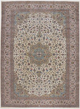Full view of 1980s Kashan rug from Iran / Persia, 471 × 345 cm in Cream tones
