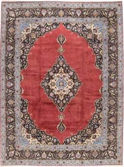 Full view of 1980s Kashan rug from Iran / Persia, 468 × 351 cm in Red tones