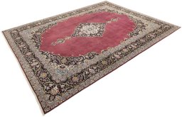 Corner detail of 1980s Kashan rug showing border pattern and Wool pile