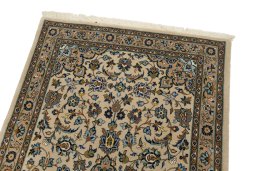 Surface texture of 1990s Kashan rug with natural Wool and intricate pattern