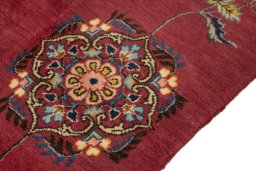 Close-up detail of 1950s Kashan rug from Iran / Persia showing Wool weave