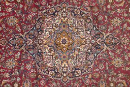 Close-up detail of 1950s Kashan rug from Iran / Persia showing Wool weave