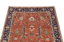 Surface texture of 1980s Kashan rug with natural Wool and intricate pattern