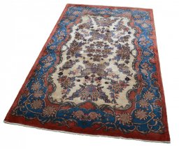 Close-up detail of 1950s Kashan rug from Iran / Persia showing Wool weave