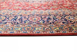 Surface texture of 2000s Kashan rug with natural Wool and intricate pattern