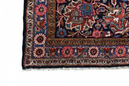 Close-up detail of 1930s Kashan rug from Iran / Persia showing Wool weave