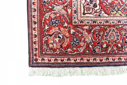 Close-up detail of 1930s Kashan rug from Iran / Persia showing Wool weave