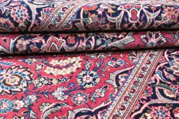 Close-up detail of 1930s Kashan rug from Iran / Persia showing Wool weave