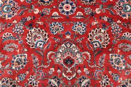 Close-up detail of 1930s Kashan rug from Iran / Persia showing Wool weave