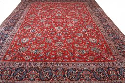 Surface texture of 1930s Kashan rug with natural Wool and intricate pattern