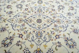 Central medallion detail of New Kashan rug from Iran / Persia