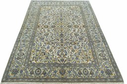 Surface texture of New Kashan rug with natural Wool and intricate pattern