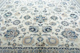 Close-up detail of 1950s Kashan rug from Iran / Persia showing Wool weave