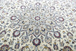 Central medallion detail of New Kashan rug from Iran / Persia