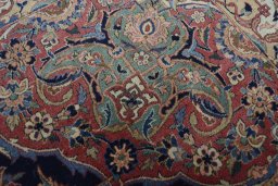 Close-up detail of 1930s Kashan rug from Iran / Persia showing Wool weave
