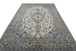 Surface texture of 2000s Kashan rug with natural Wool and intricate pattern