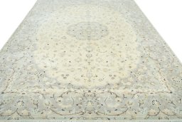 Surface texture of New Kashan rug with natural Wool and intricate pattern