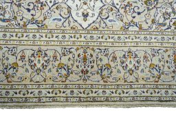 Full view of New Kashan rug from Iran / Persia, 290 × 193 cm in Beige tones