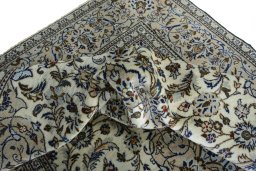 Surface texture of 2000s Kashan rug with natural Wool and intricate pattern