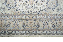 Full view of New Kashan rug from Iran / Persia, 349 × 241 cm in Beige tones