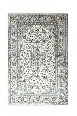 Full view of New Kashan rug from Iran / Persia, 300 × 197 cm in Beige tones