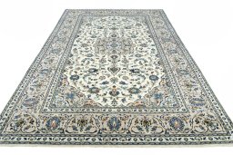 Surface texture of New Kashan rug with natural Wool and intricate pattern
