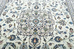 Central medallion detail of New Kashan rug from Iran / Persia