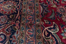 Close-up detail of 1930s Kashan rug from Iran / Persia showing Cork weave
