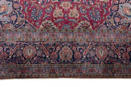 Full view of 1930s Kashan rug from Iran / Persia, 370 × 268 cm in Red tones