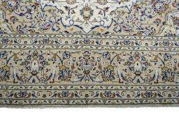 Full view of New Kashan rug from Iran / Persia, 367 × 246 cm in Beige tones