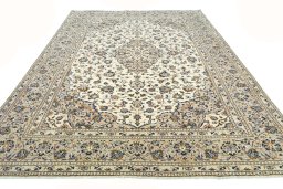 Surface texture of 2000s Kashan rug with natural Wool and intricate pattern