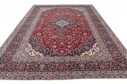 Surface texture of 2000s Kashan rug with natural Wool and intricate pattern