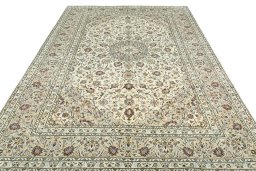 Surface texture of 2000s Kashan rug with natural Wool and intricate pattern