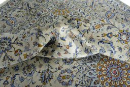 Surface texture of 2000s Kashan rug with natural Wool and intricate pattern