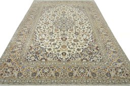 Surface texture of New Kashan rug with natural Wool and intricate pattern
