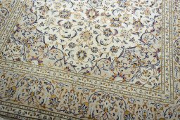 Close-up detail of New Kashan rug from Iran / Persia showing Wool weave