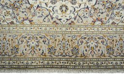 Full view of New Kashan rug from Iran / Persia, 296 × 194 cm in Beige tones